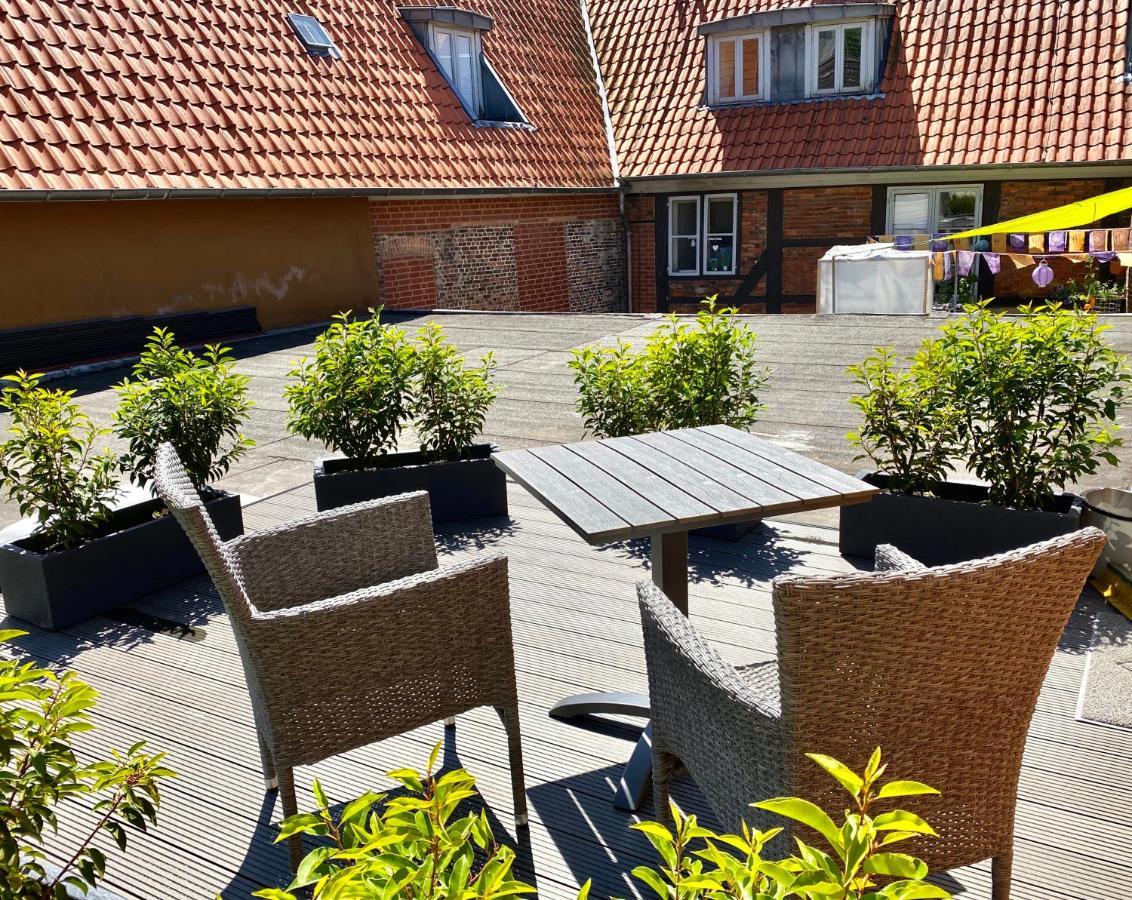 Schoene Ferienwohnungen Teilweise Mit Dachterrasse Im Herzen Von Itzehoe Exterior foto