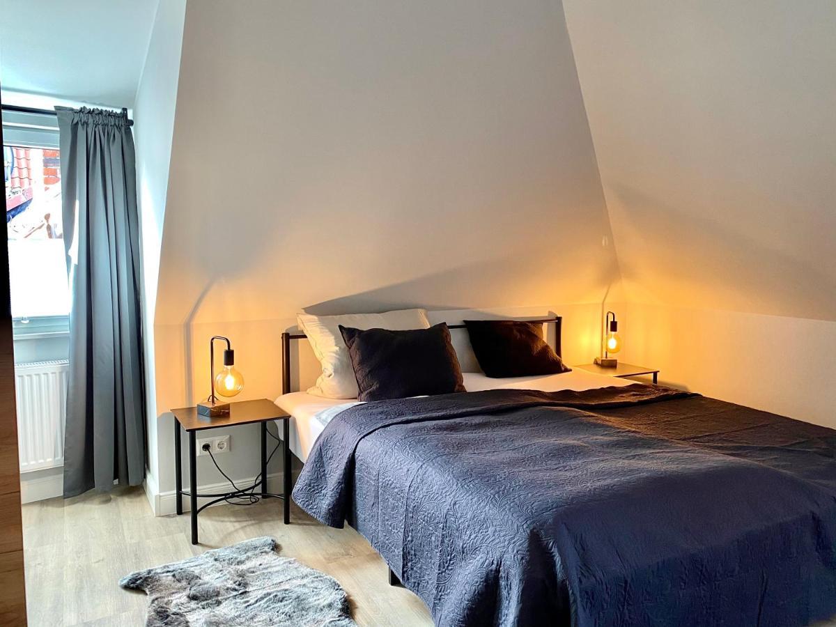 Schoene Ferienwohnungen Teilweise Mit Dachterrasse Im Herzen Von Itzehoe Exterior foto